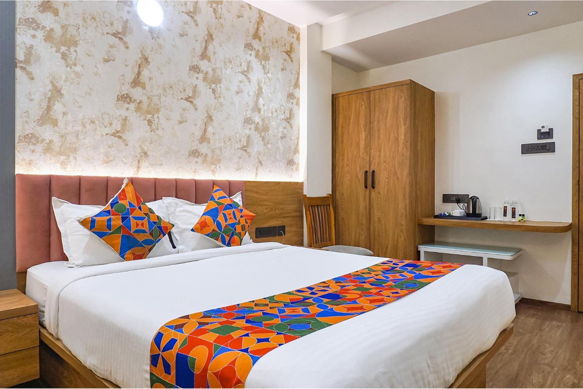 Fabhotel Prime Shourya Residency - Nr Maharshi Karve Museum Pune Exterior foto